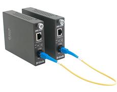 10/100BASE-TX to 100BASE-FX Single-mode Fiber (20km, SC, TX 1310nm, RX 1550nm) Dual-wavelength Media Converter D-Link DMC-920R фото, купить, цена, магазин